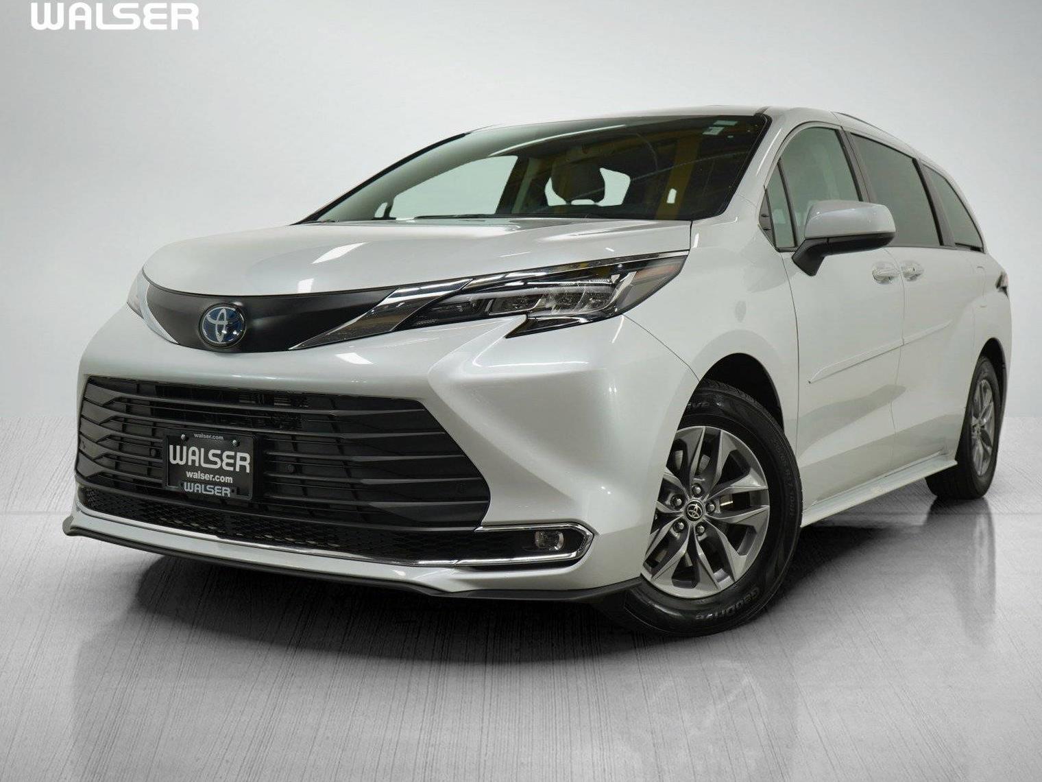 TOYOTA SIENNA 2022 5TDYRKEC0NS115533 image