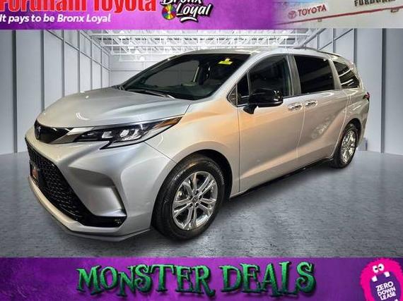 TOYOTA SIENNA 2022 5TDDSKFC2NS049164 image
