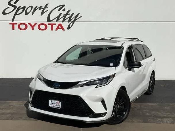 TOYOTA SIENNA 2022 5TDXRKEC0NS110456 image