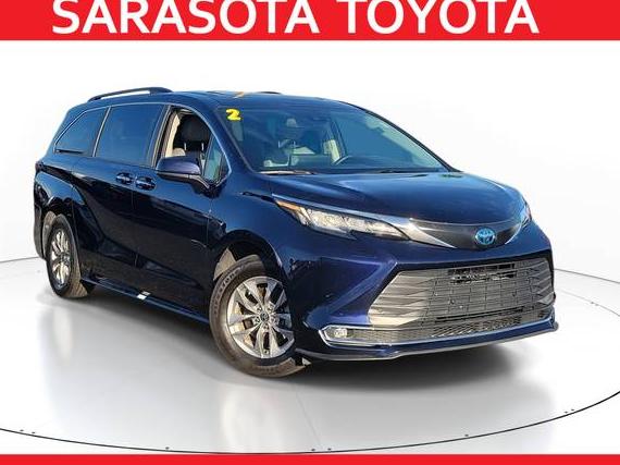 TOYOTA SIENNA 2022 5TDYRKEC5NS118962 image