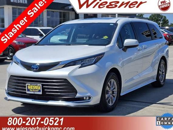 TOYOTA SIENNA 2022 5TDYRKEC9NS085626 image
