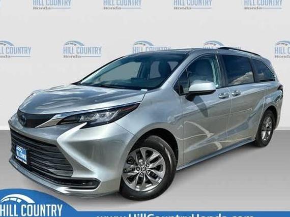 TOYOTA SIENNA 2022 5TDBRKEC0NS075847 image