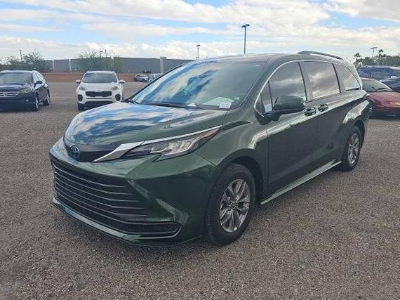 TOYOTA SIENNA 2022 5TDKRKEC2NS112218 image