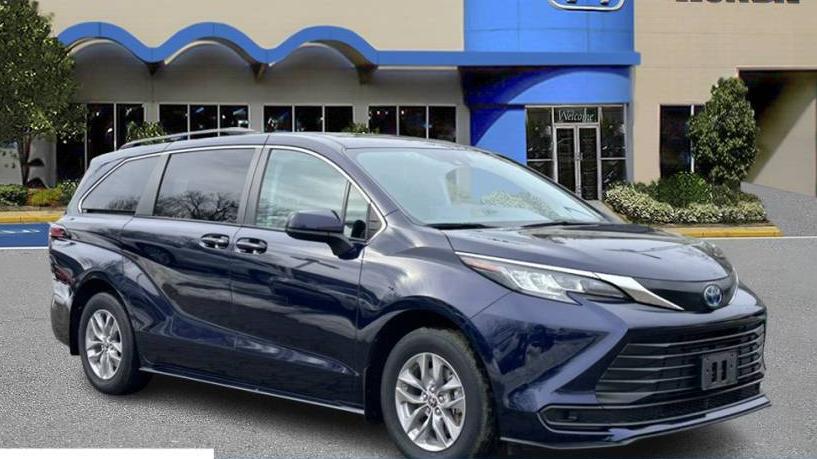 TOYOTA SIENNA 2022 5TDKRKEC7NS092791 image