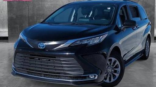 TOYOTA SIENNA 2022 5TDJRKEC6NS106191 image