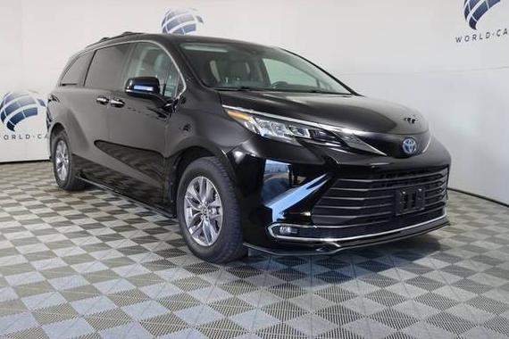 TOYOTA SIENNA 2022 5TDJSKFC5NS048562 image