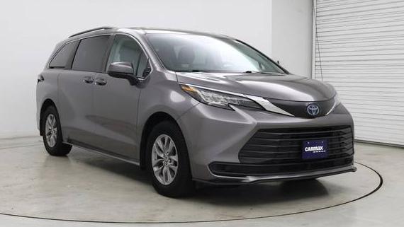 TOYOTA SIENNA 2022 5TDKRKEC4NS087922 image