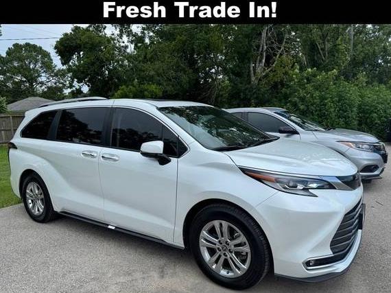 TOYOTA SIENNA 2022 5TDESKFC1NS042176 image