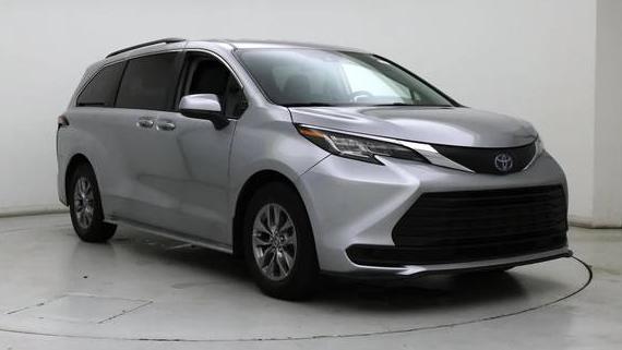 TOYOTA SIENNA 2022 5TDKRKEC2NS092696 image