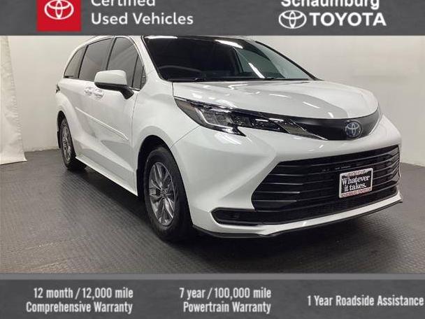 TOYOTA SIENNA 2022 5TDKRKEC5NS084771 image