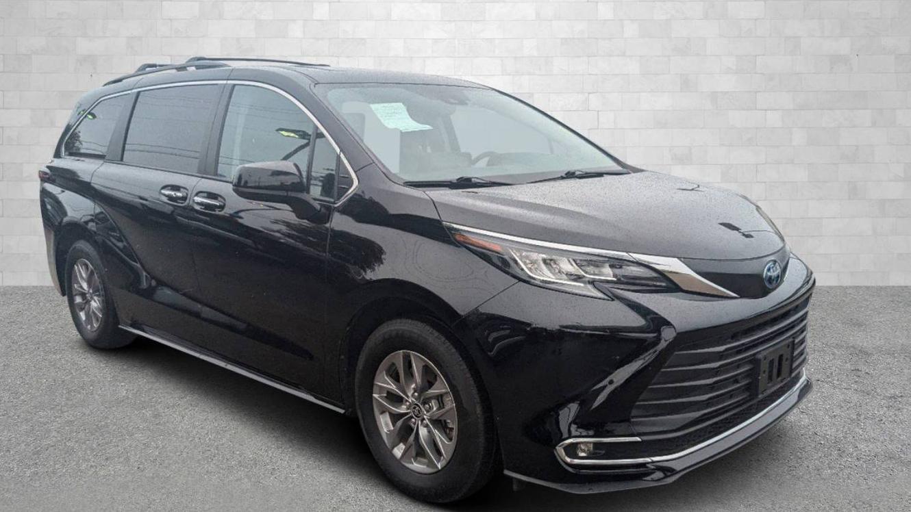 TOYOTA SIENNA 2022 5TDJRKEC6NS135173 image