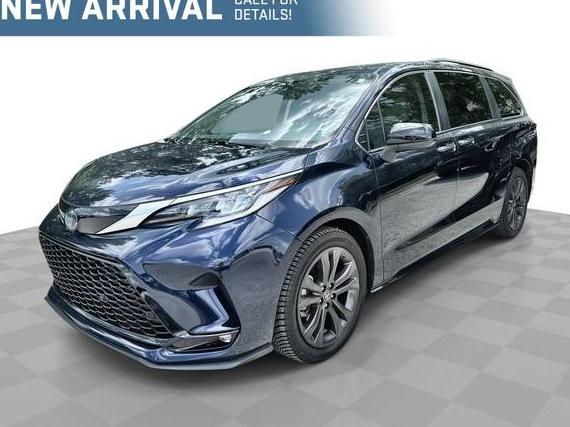 TOYOTA SIENNA 2022 5TDXRKEC0NS085431 image