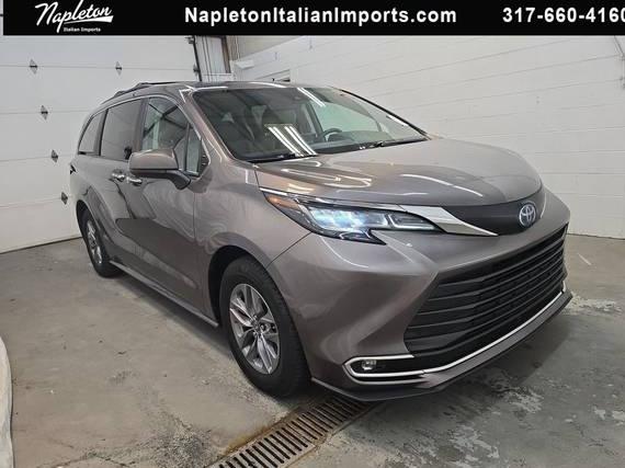 TOYOTA SIENNA 2022 5TDYRKEC2NS110723 image