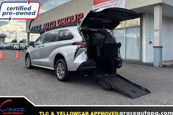 TOYOTA SIENNA 2022 5TDKRKEC6NS107085 image TOYOTA SIENNA 2022 5TDKRKEC6NS107085 image