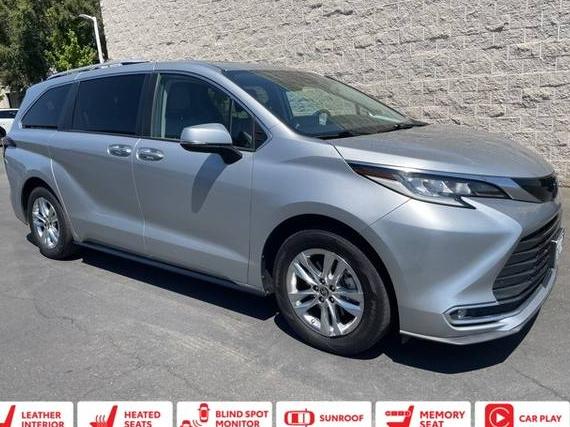 TOYOTA SIENNA 2022 5TDZRKEC5NS092285 image