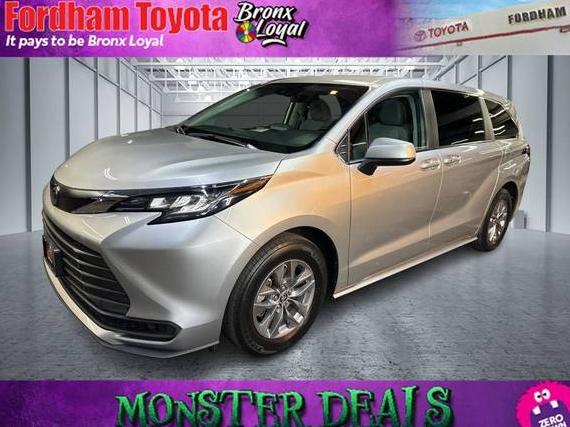 TOYOTA SIENNA 2022 5TDKSKFC1NS068666 image TOYOTA SIENNA 2022 5TDKSKFC1NS068666 image