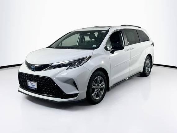 TOYOTA SIENNA 2022 5TDDSKFCXNS073714 image