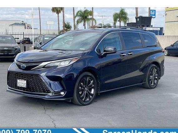 TOYOTA SIENNA 2022 5TDDRKEC6NS135381 image TOYOTA SIENNA 2022 5TDDRKEC6NS135381 image