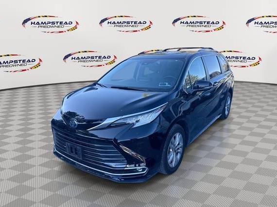 TOYOTA SIENNA 2022 5TDZSKFC3NS062091 image