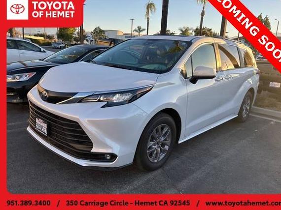 TOYOTA SIENNA 2025 5TDJRKEC1SS262828 image