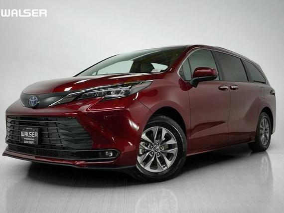 TOYOTA SIENNA 2025 5TDJSKFC9SS185600 image