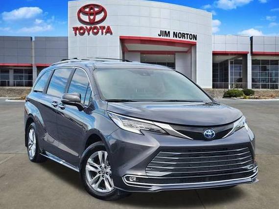 TOYOTA SIENNA 2025 5TDZSKFC3SS177348 image