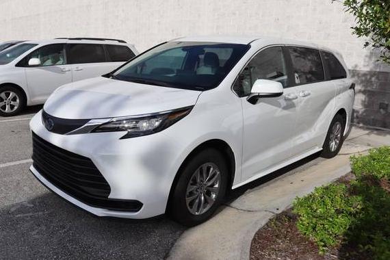 TOYOTA SIENNA 2025 5TDKRKEC5SS225351 image