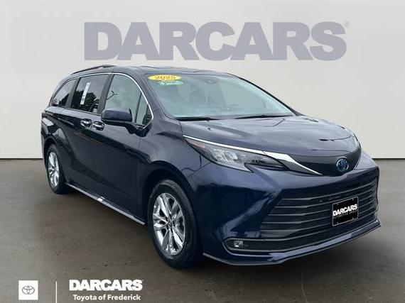 TOYOTA SIENNA 2025 5TDJSKFC4SS184693 image
