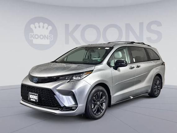 TOYOTA SIENNA 2025 5TDDSKFC1SS211278 image