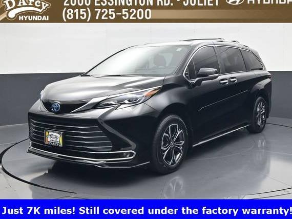 TOYOTA SIENNA 2025 5TDESKFC6SS186737 image