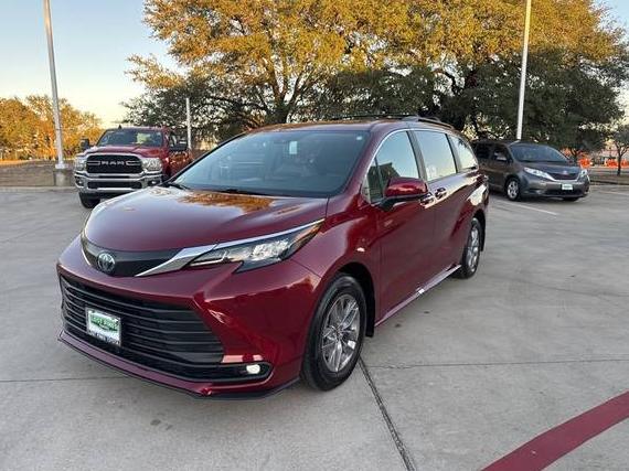 TOYOTA SIENNA 2025 5TDJRKEC8SS271557 image