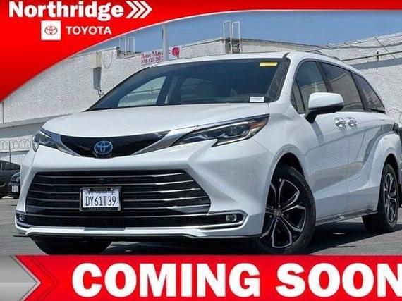 TOYOTA SIENNA 2025 5TDESKFC3SS165182 image