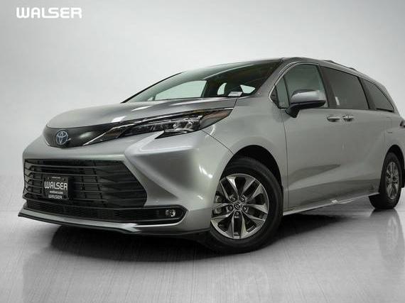 TOYOTA SIENNA 2025 5TDYRKEC3SS239033 image