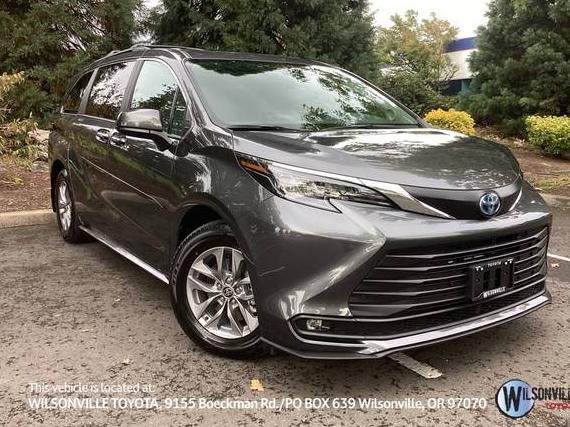 TOYOTA SIENNA 2025 5TDJSKFC0SS203207 image