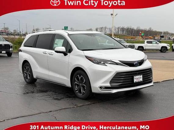 TOYOTA SIENNA 2025 5TDESKFC3SS185822 image