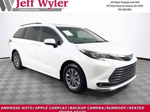 TOYOTA SIENNA 2025 5TDYRKEC6SS241682 image