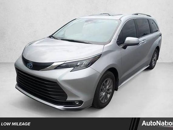 TOYOTA SIENNA 2025 5TDYRKEC7SS236958 image