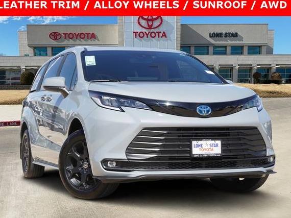 TOYOTA SIENNA 2025 5TDCSKFCXSS172749 image