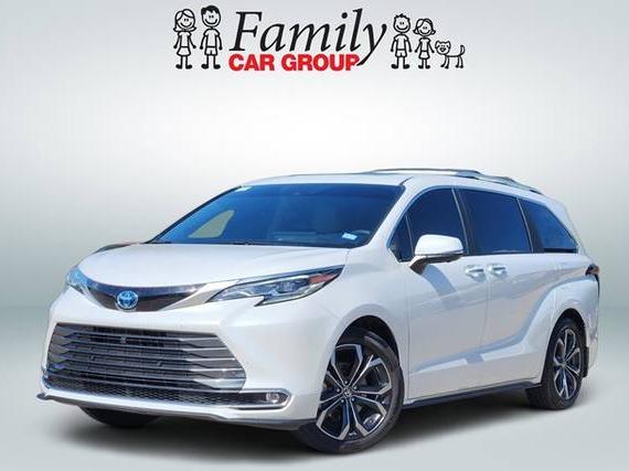 TOYOTA SIENNA 2025 5TDERKEC0SS250381 image