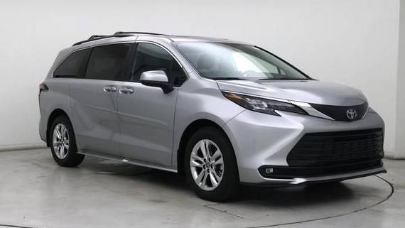 TOYOTA SIENNA 2025 5TDJSKFC6SS165661 image