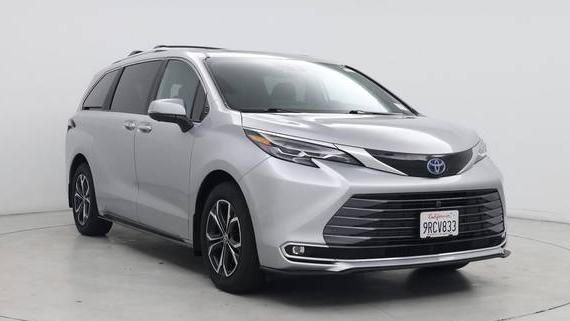 TOYOTA SIENNA 2025 5TDESKFC0SS160098 image