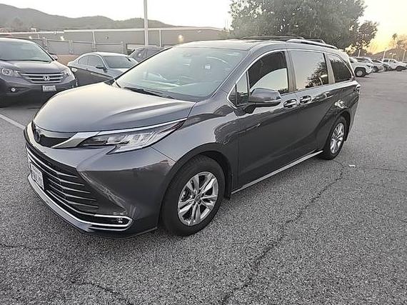 TOYOTA SIENNA 2025 5TDZSKFC0SS213352 image TOYOTA SIENNA 2025 5TDZSKFC0SS213352 image