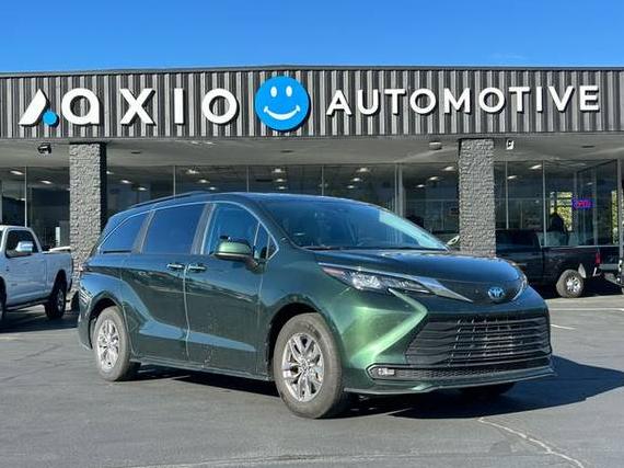 TOYOTA SIENNA 2025 5TDYRKEC8SS228058 image