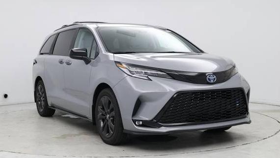 TOYOTA SIENNA 2025 5TDDRKEC2SS252418 image