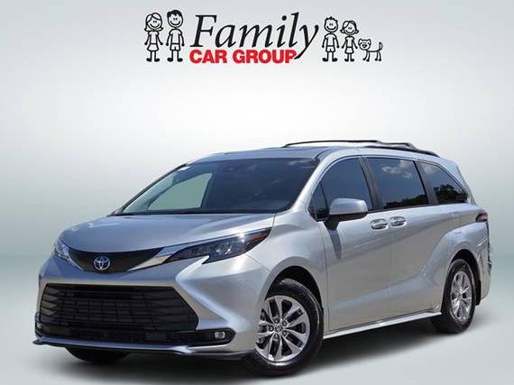 TOYOTA SIENNA 2025 5TDYRKEC8SS260198 image