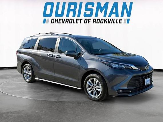 TOYOTA SIENNA 2025 5TDJSKFC1SS166717 image