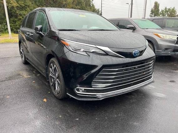 TOYOTA SIENNA 2025 5TDERKEC7SS239992 image