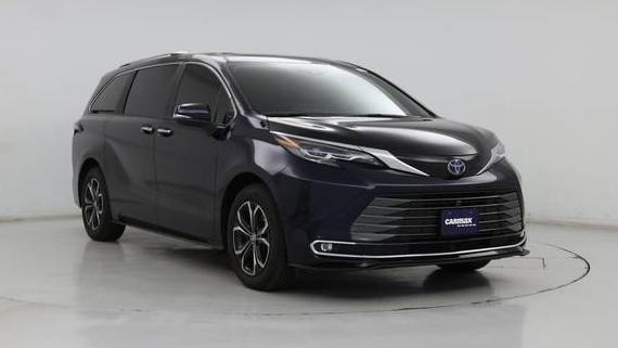 TOYOTA SIENNA 2025 5TDESKFC8SS169762 image