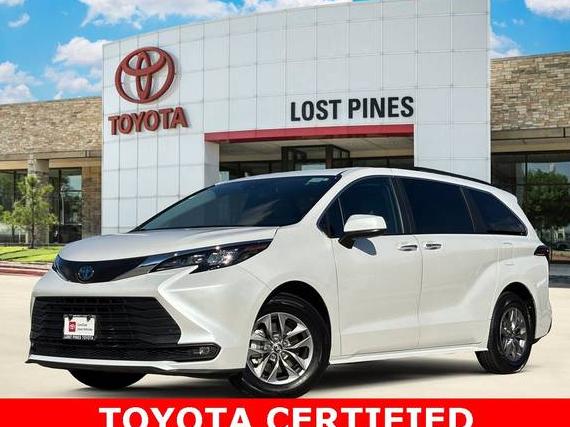 TOYOTA SIENNA 2025 5TDYRKEC5SS226400 image