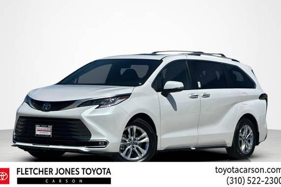 TOYOTA SIENNA 2025 5TDZSKFC6SS192491 image